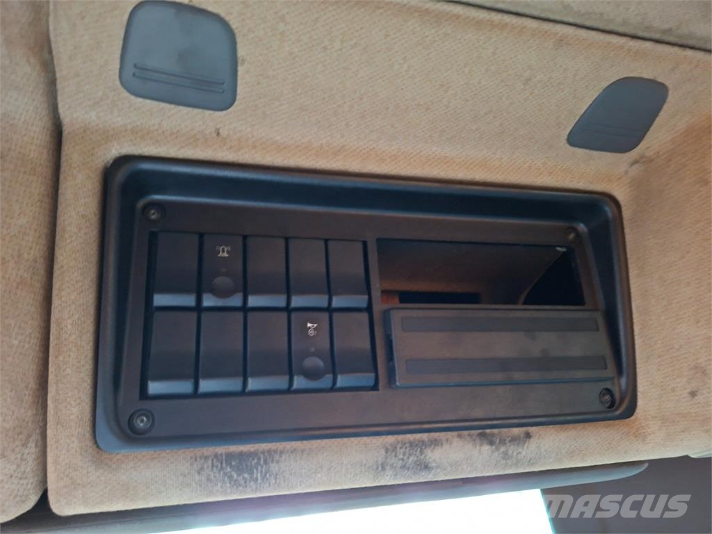 Renault 320.19 PR 4X4-44.0 Camiones con chasís y cabina