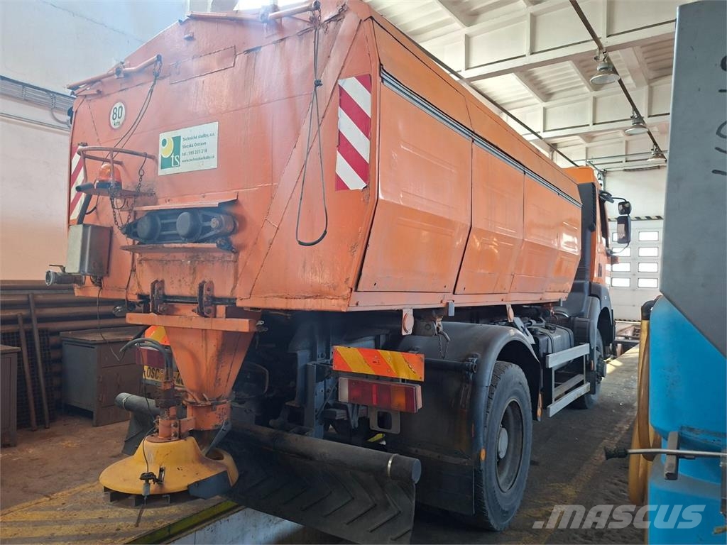 Renault 320.19 PR 4X4-44.0 Camiones con chasís y cabina