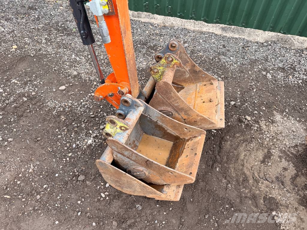 Hitachi ZX 17 U-6 Εκσκαφάκι (διαβολάκι) < 7t
