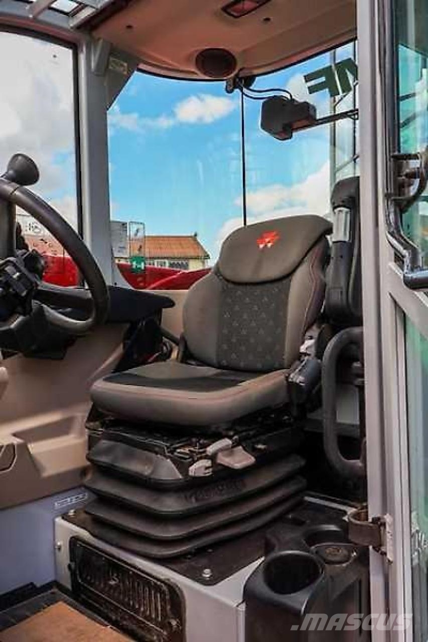 Massey Ferguson TH 7038 معدات مناولة لأغراض الزراعة