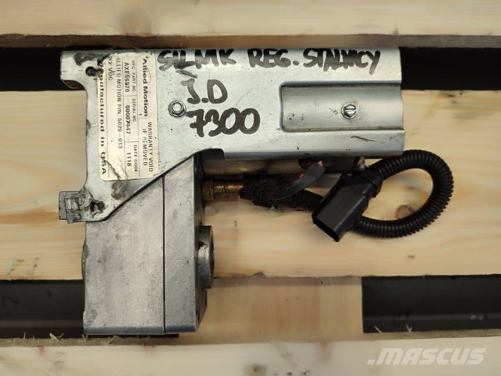 John Deere AXE59370 JOHN DEERE 7300 shearbar adjustment motor Mootorid