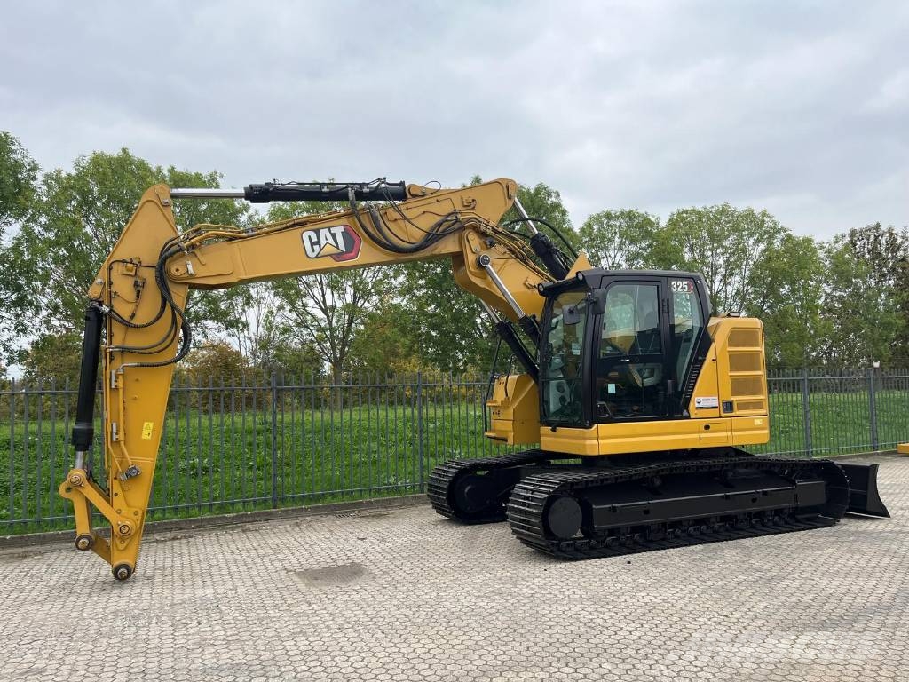 CAT 325 Next Gen حفارات زحافة
