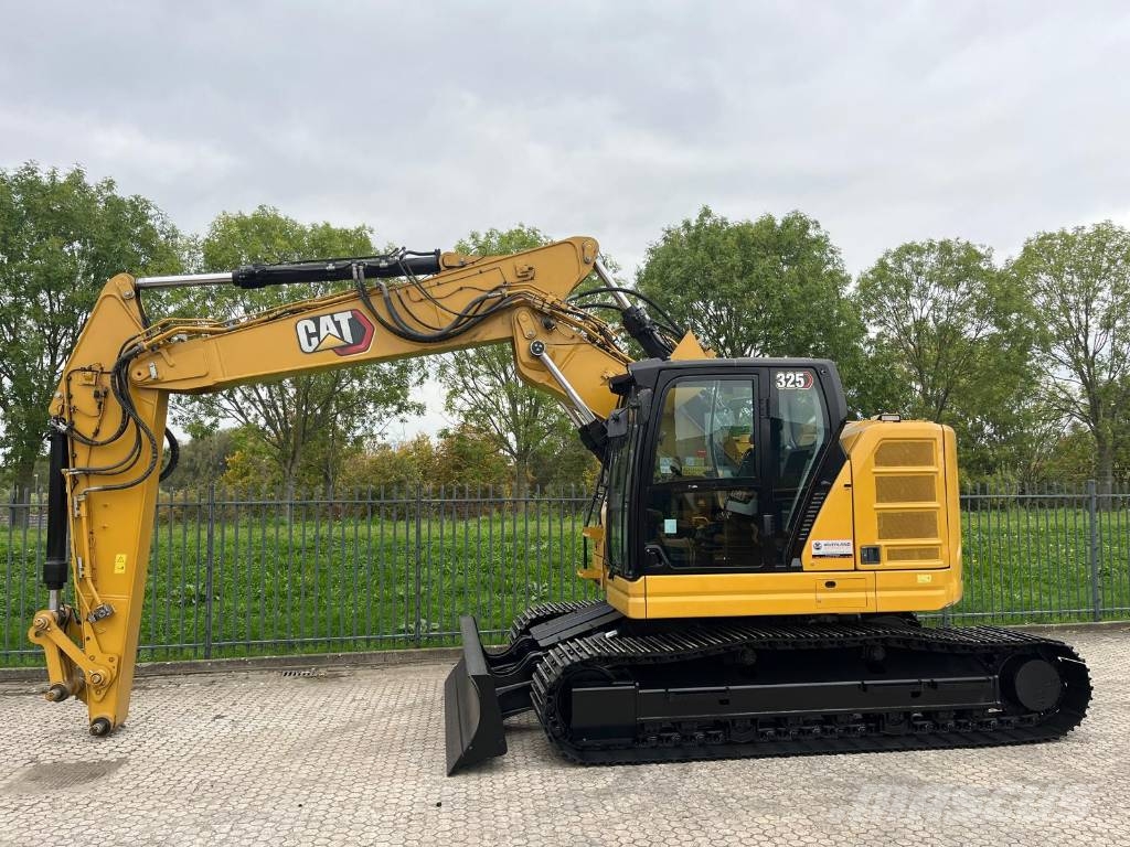 CAT 325 Next Gen حفارات زحافة