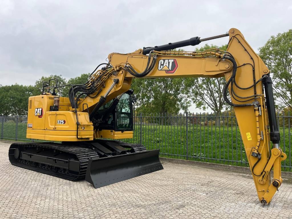 CAT 325 Next Gen حفارات زحافة