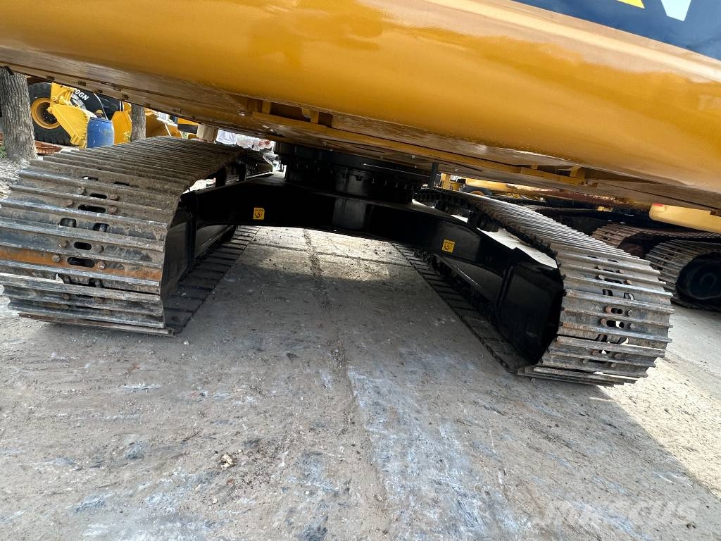 CAT 325D2L 3000 units excavators in stock Pelle sur chenilles