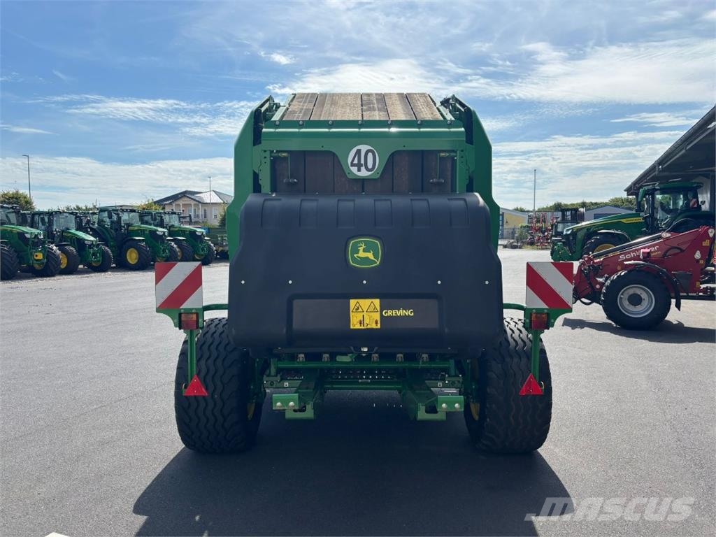 John Deere V451M Masina de balotat cilindric