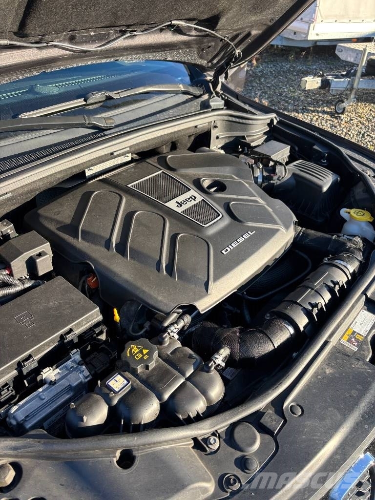 Jeep Grand Cherokee Ltd. 3.0 MJET mit Standheizung Biler