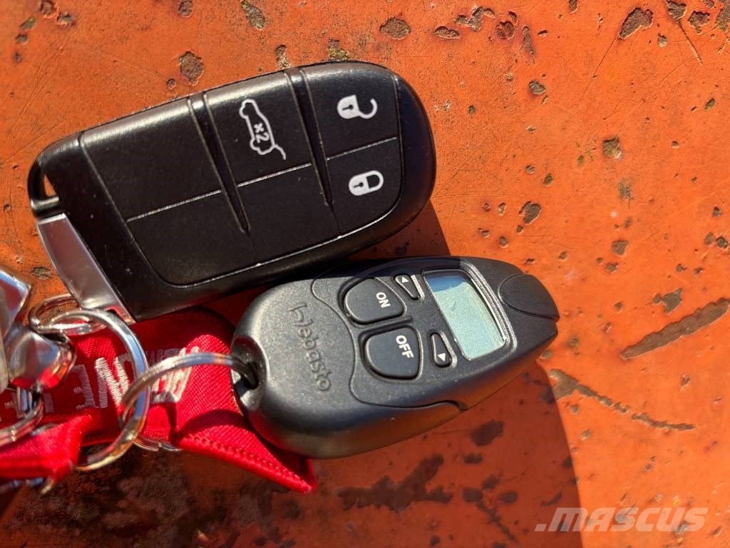Jeep Grand Cherokee Ltd. 3.0 MJET mit Standheizung Biler