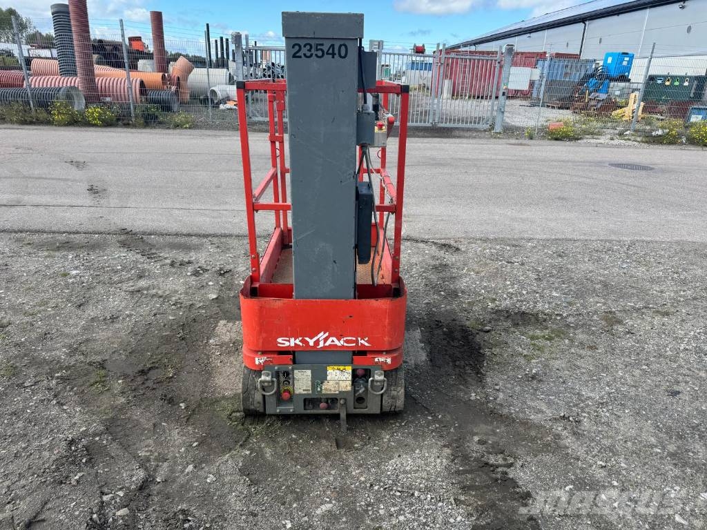 SkyJack SJ 16 Вертикални мачтови повдигачи
