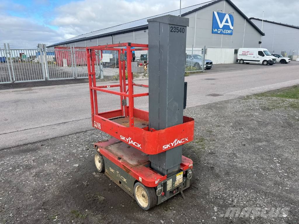 SkyJack SJ 16 Vertikaalsed mast tõstukid