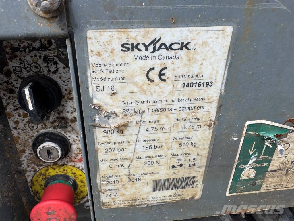 SkyJack SJ 16 Vertikaalsed mast tõstukid