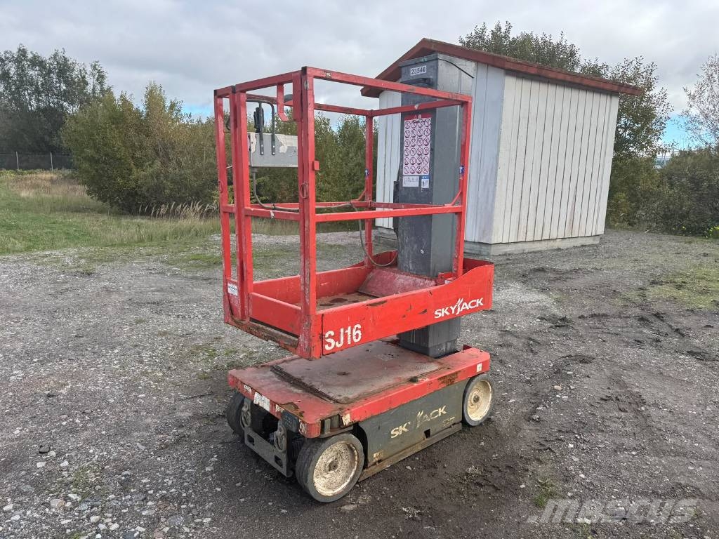 SkyJack SJ 16 Vertikaalsed mast tõstukid