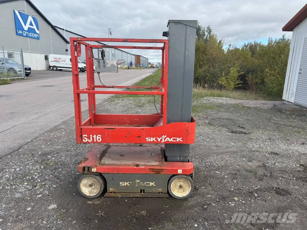 SkyJack SJ 16 Vertikaalsed mast tõstukid