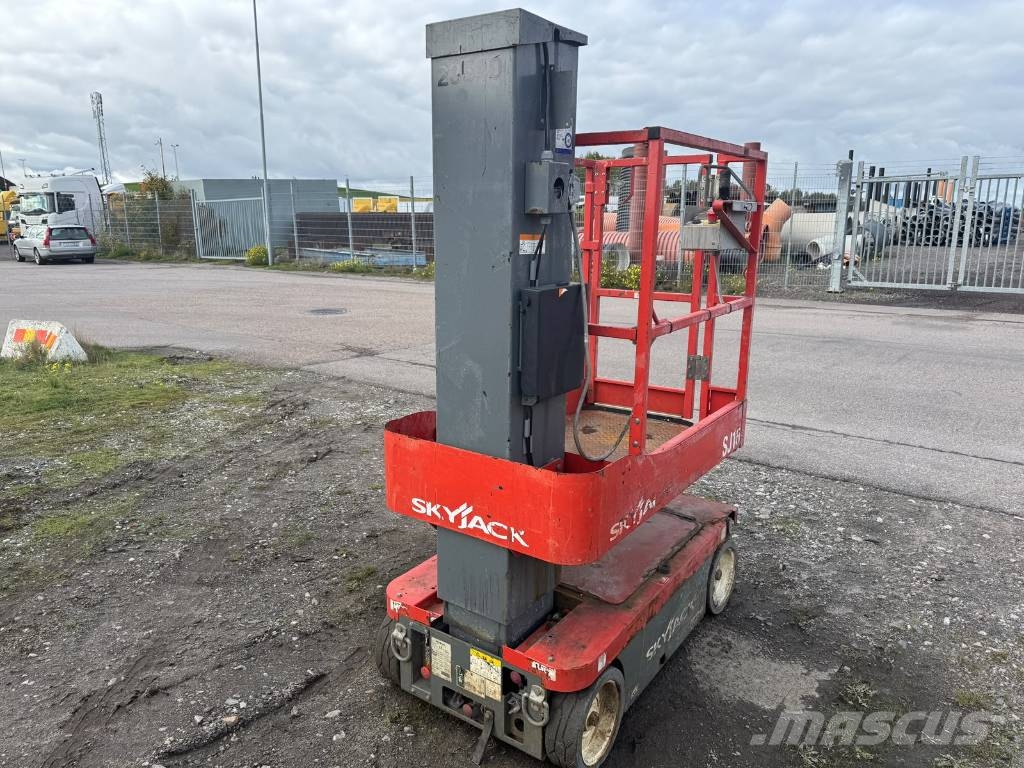 SkyJack SJ 16 Vertikaalsed mast tõstukid