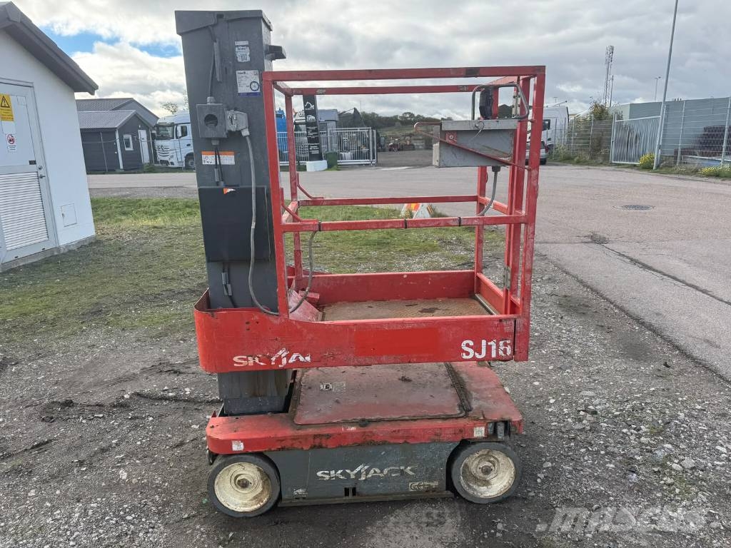SkyJack SJ 16 Vertikaalsed mast tõstukid