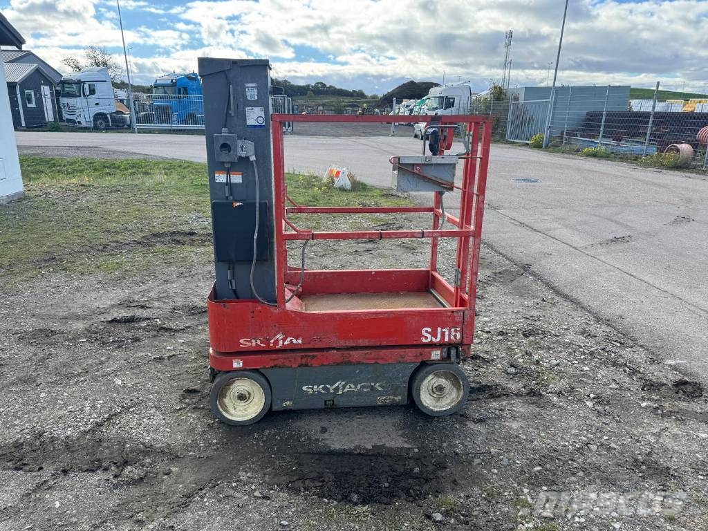 SkyJack SJ 16 Вертикални мачтови повдигачи
