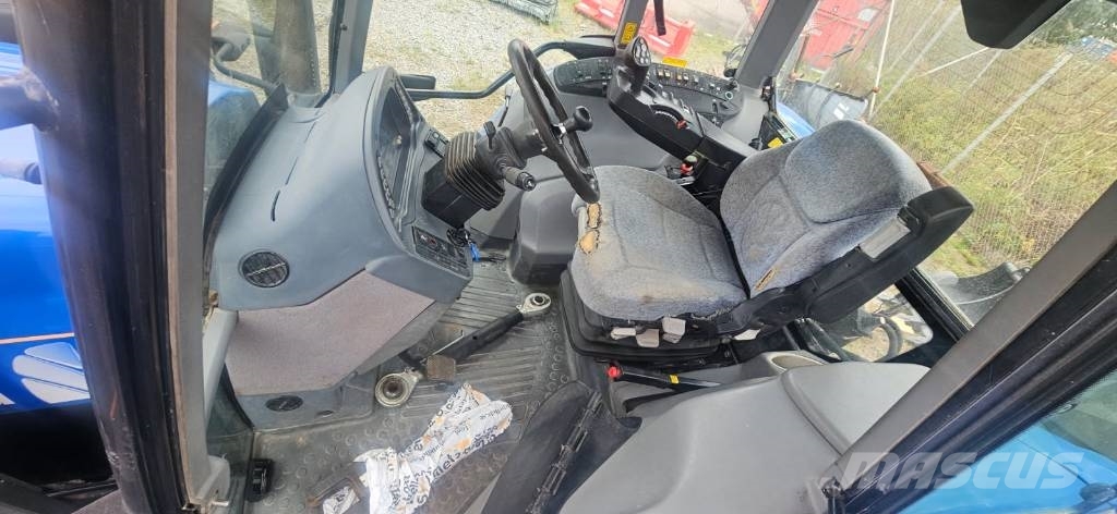 New Holland TVT 190 Frontlyft lastare 트랙터