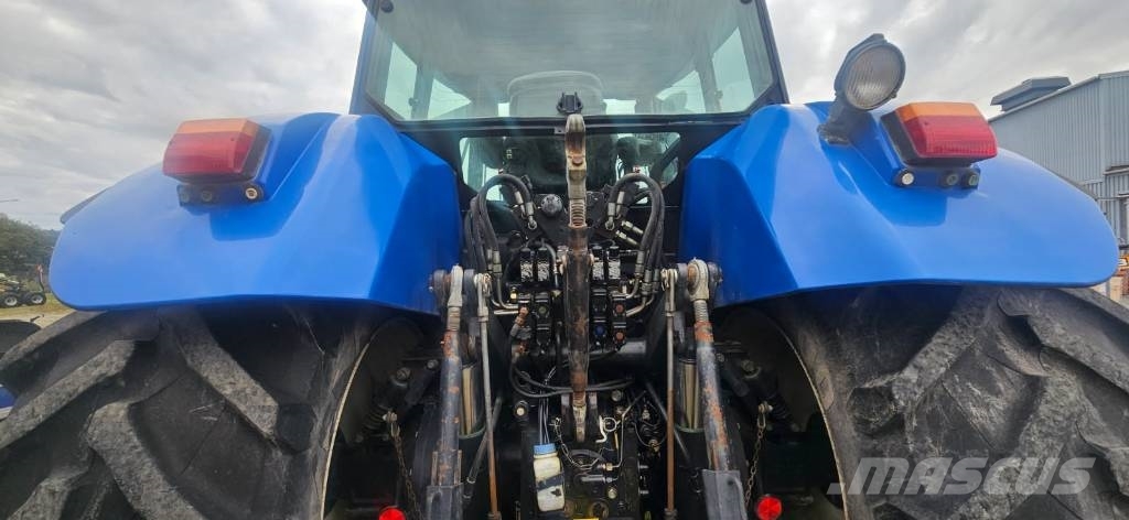 New Holland TVT 190 Frontlyft lastare 트랙터