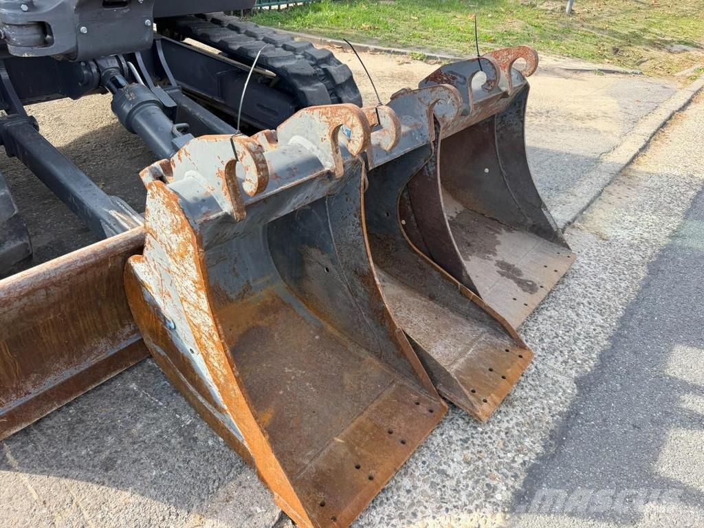 Volvo ECR 88 D TRIPPLE ARM / Verstellausleger - *999h* O Midibagger 7t - 12t