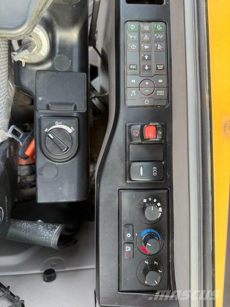 Volvo ECR 88 D TRIPPLE ARM / Verstellausleger - *999h* O Midibagger 7t - 12t