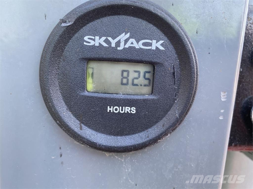 SkyJack SJ12 Jarbolne penjajuće platforme
