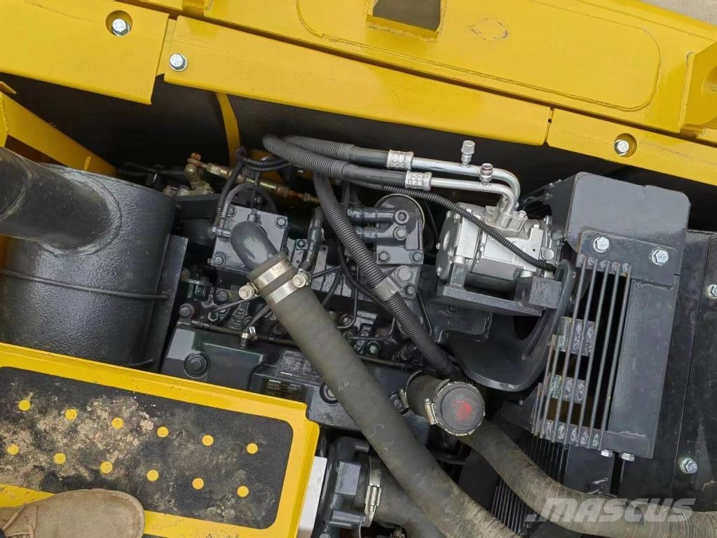 Komatsu PC 130-7K 中型挖掘机