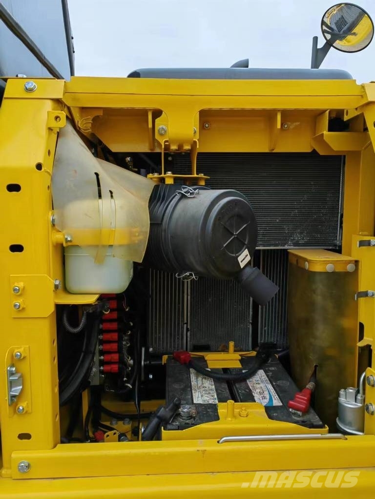 Komatsu PC 130-7K 中型挖掘机