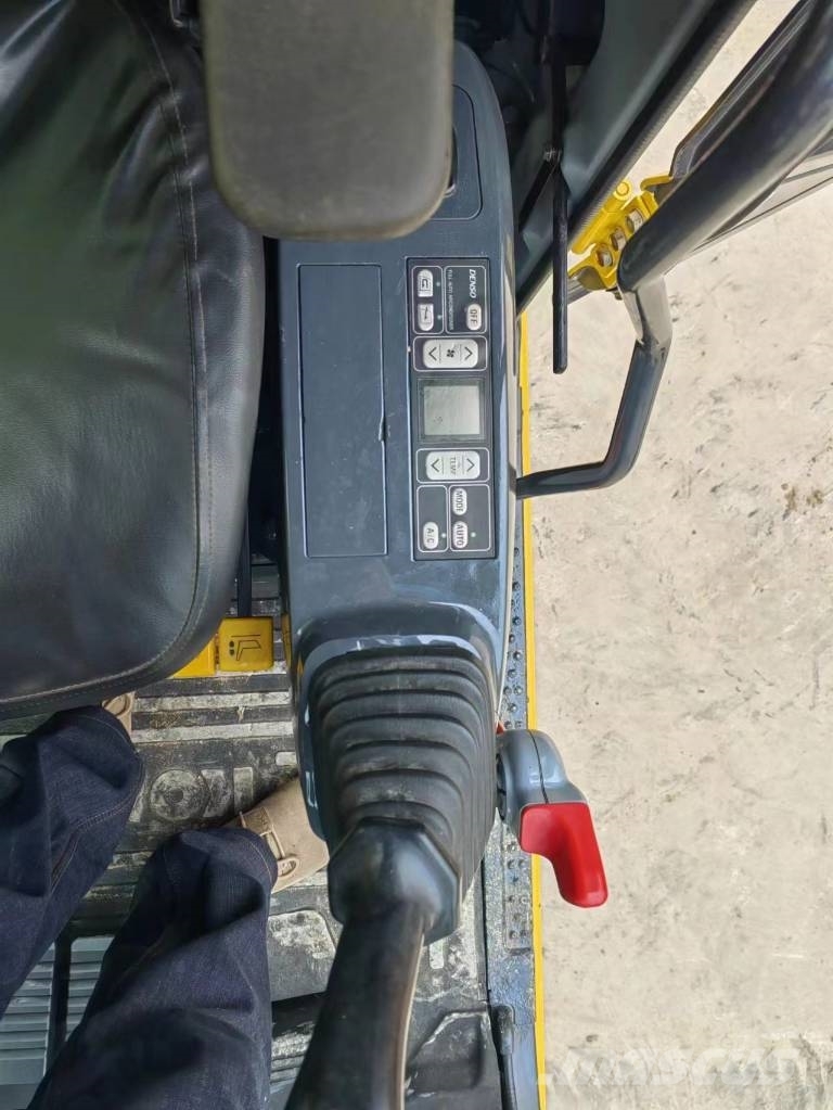 Komatsu PC 130-7K 中型挖掘机