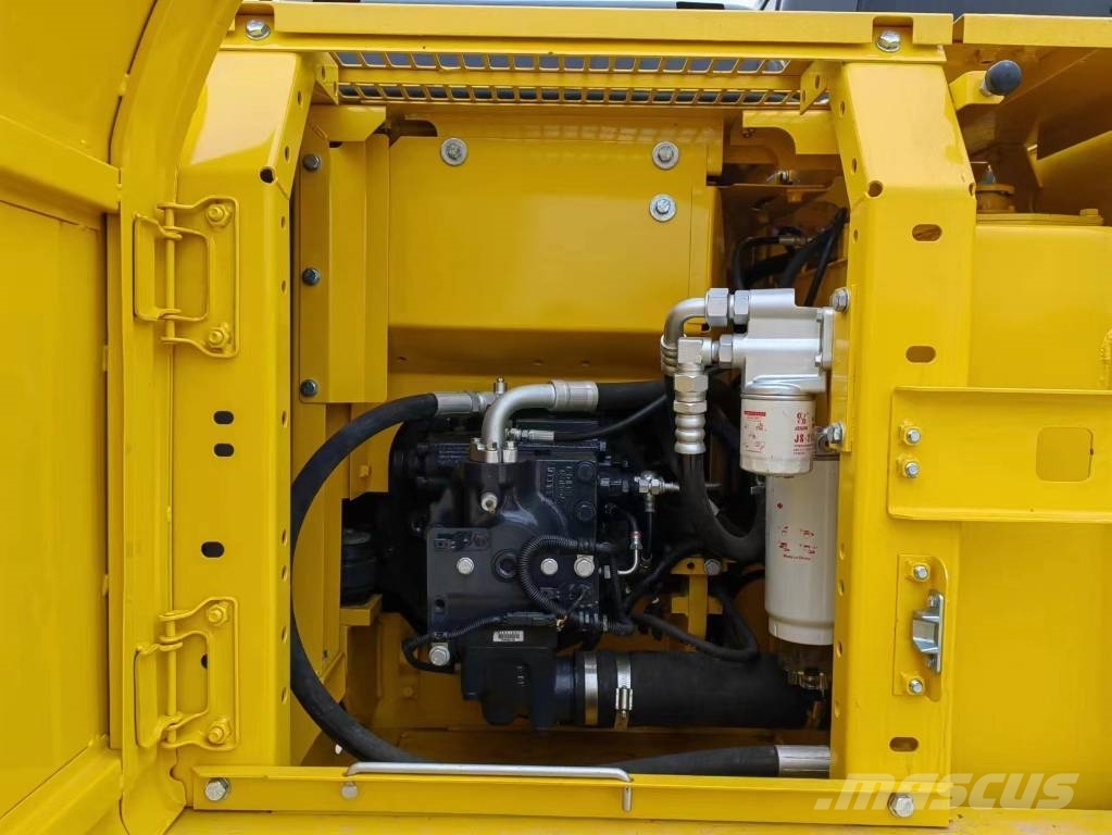 Komatsu PC 130-7K 中型挖掘机