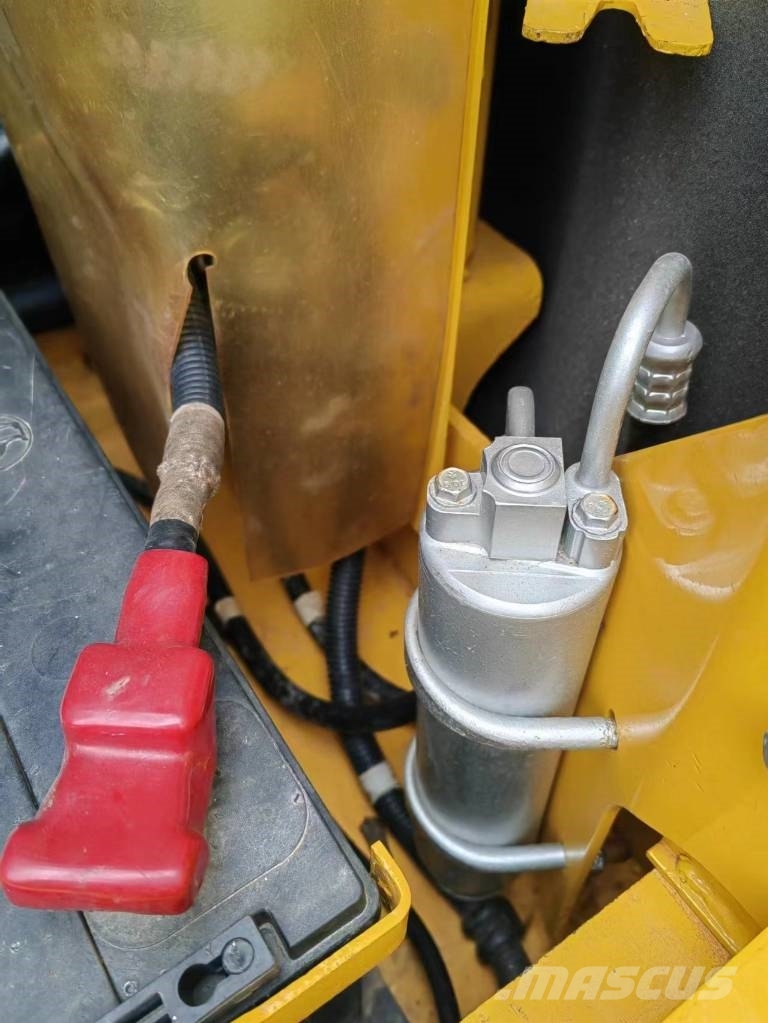 Komatsu PC 130-7K 中型挖掘机