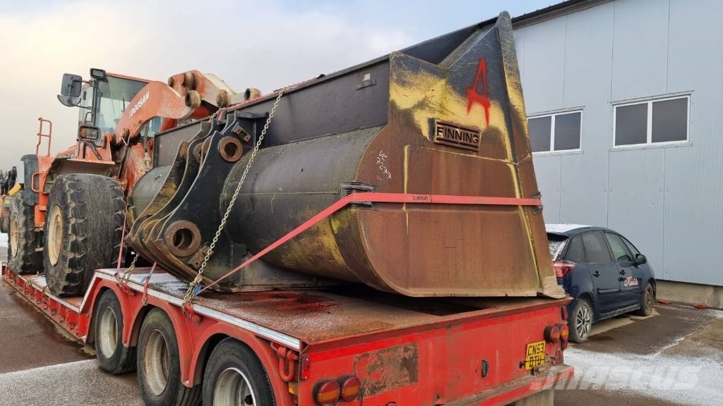 HIGH TIP LOADING BUCKETS FOR WHEELED LOADERS 鏟斗