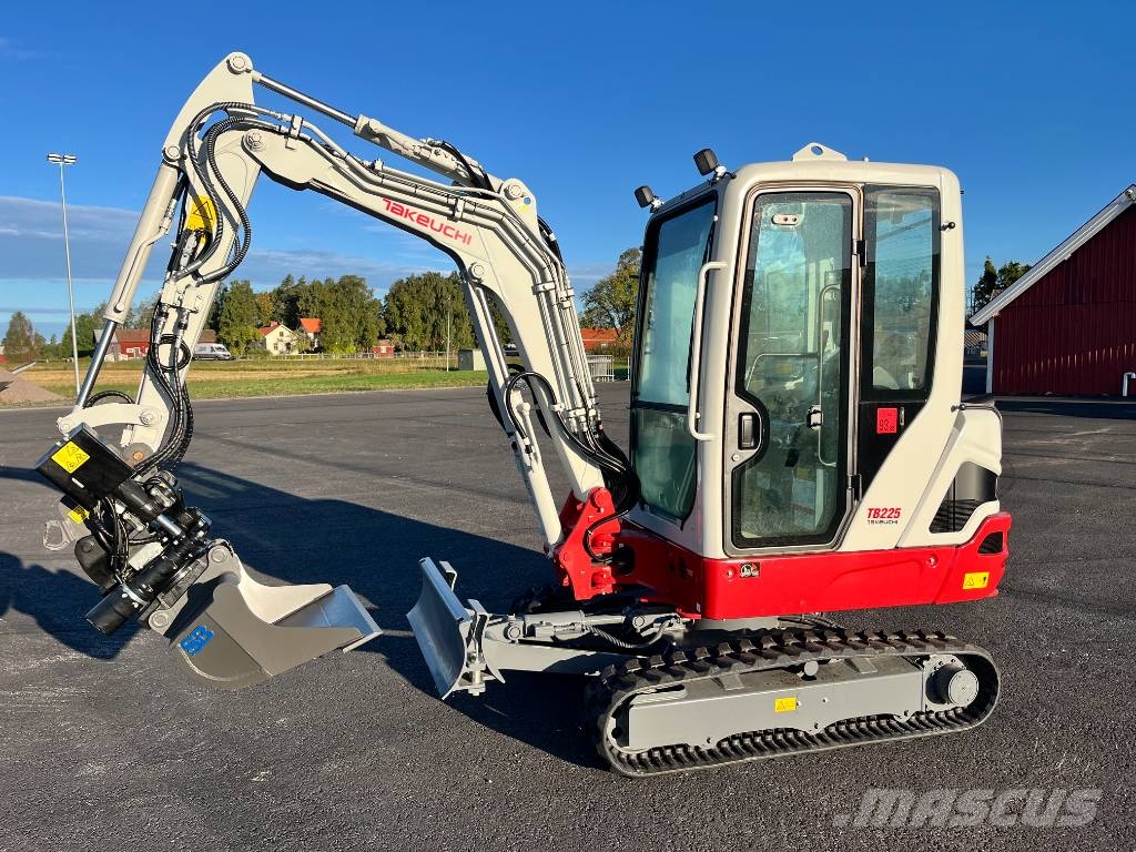 Takeuchi TB 225 Miniekskavaatorid < 7 t