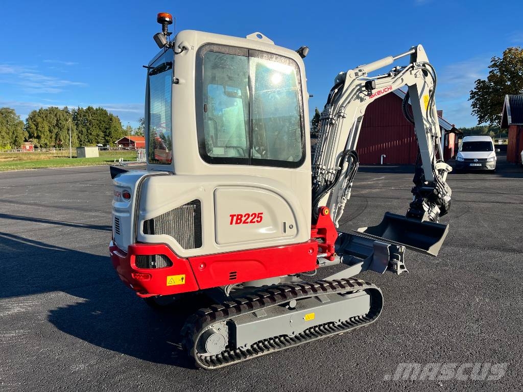 Takeuchi TB 225 Miniekskavaatorid < 7 t