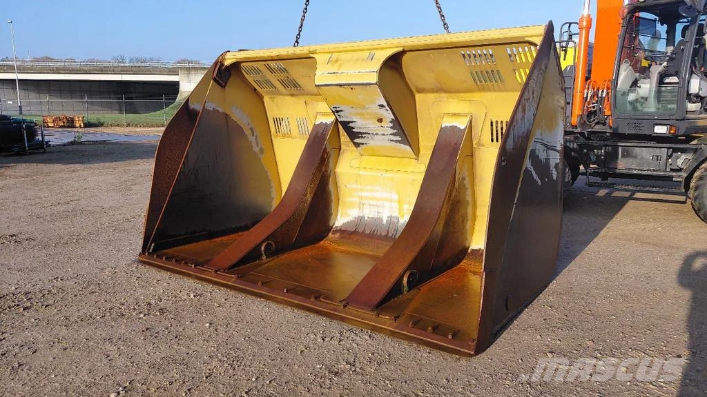 CAT 966 972 high tip bucket / 12m3 / 3.80m Buckets
