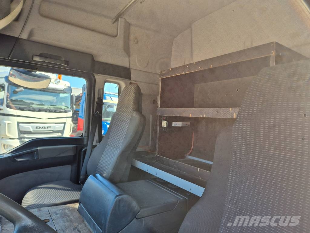 MAN TGL 12.240 BL // Machinetransport / Cartransport// Vehicle transporters