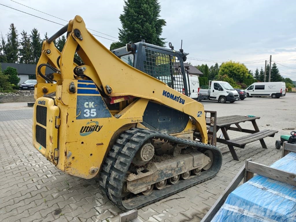 Komatsu CK 35 滑移装载机
