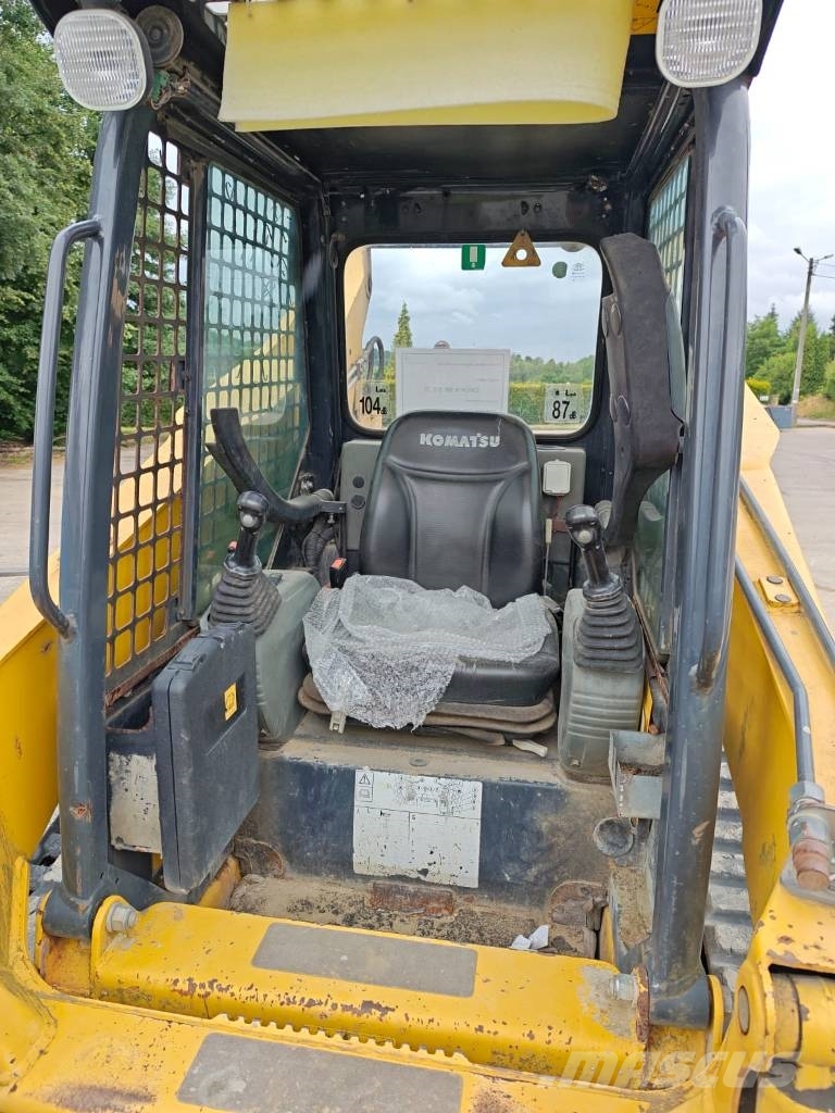 Komatsu CK 35 滑移装载机