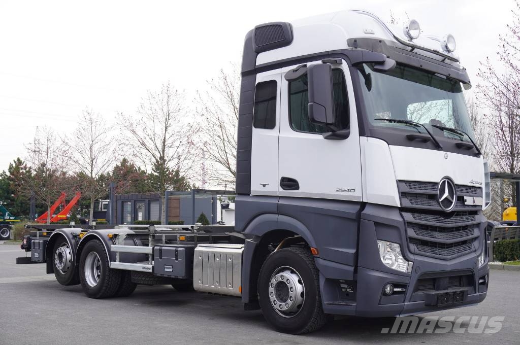 Mercedes-Benz Actros 2540 6x2 / 40 tho. km! / 5-seater cab!/ BDF Containerwagen
