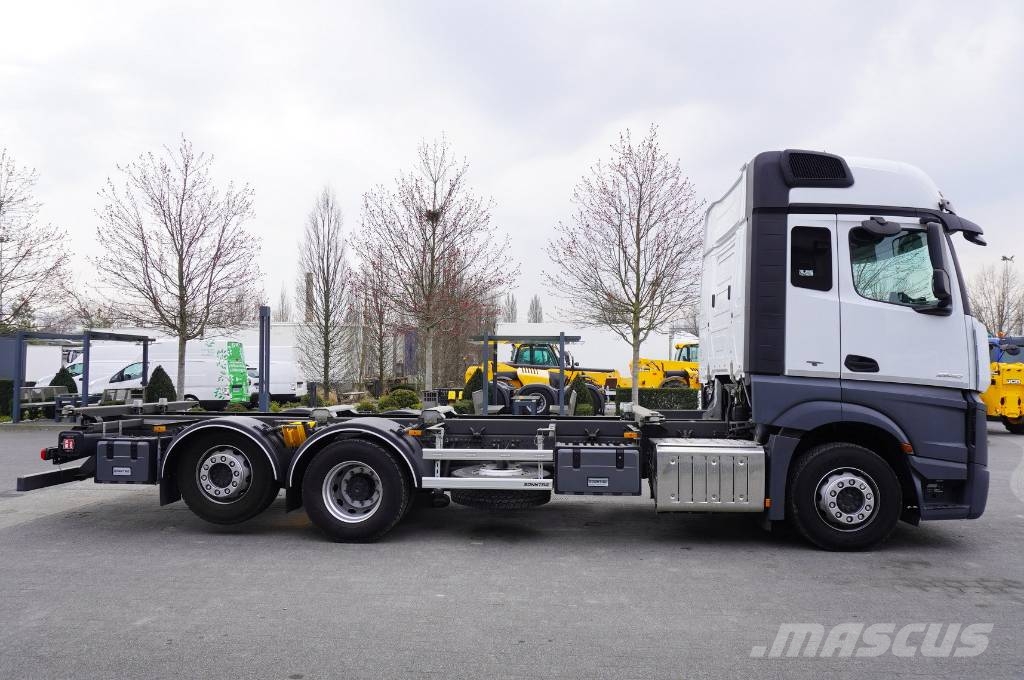 Mercedes-Benz Actros 2540 6x2 / 40 tho. km! / 5-seater cab!/ BDF Containerwagen