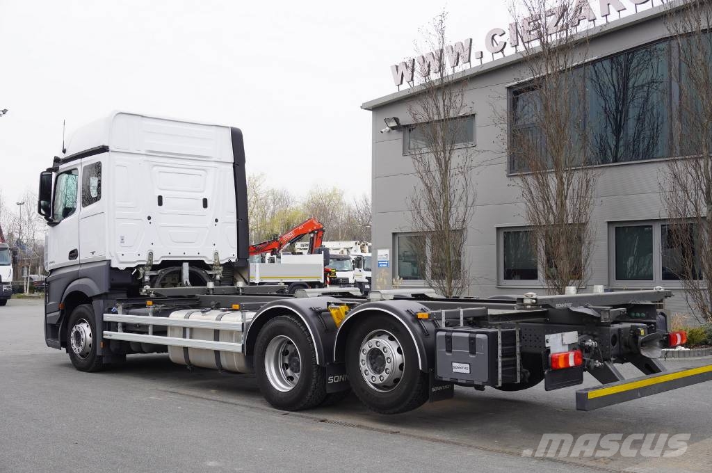 Mercedes-Benz Actros 2540 6x2 / 40 tho. km! / 5-seater cab!/ BDF Containerwagen