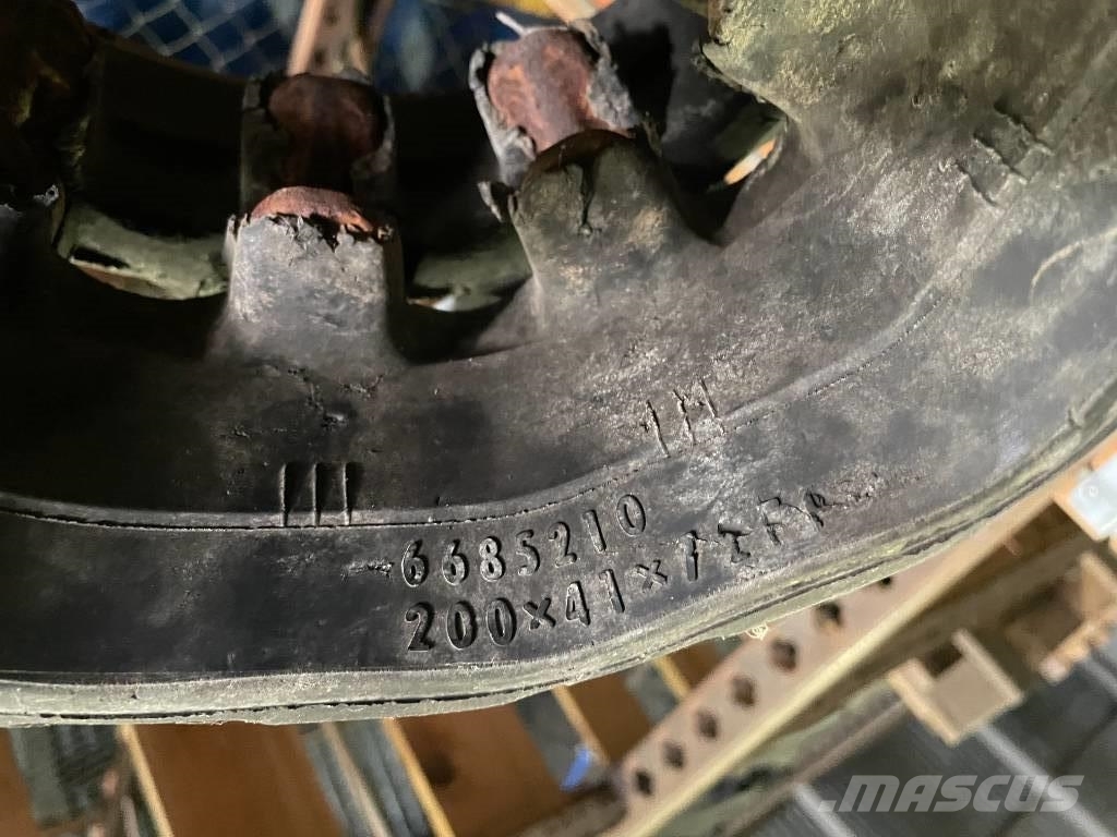 Bridgestone Gummilarvband 200x41x72 Gusjenice