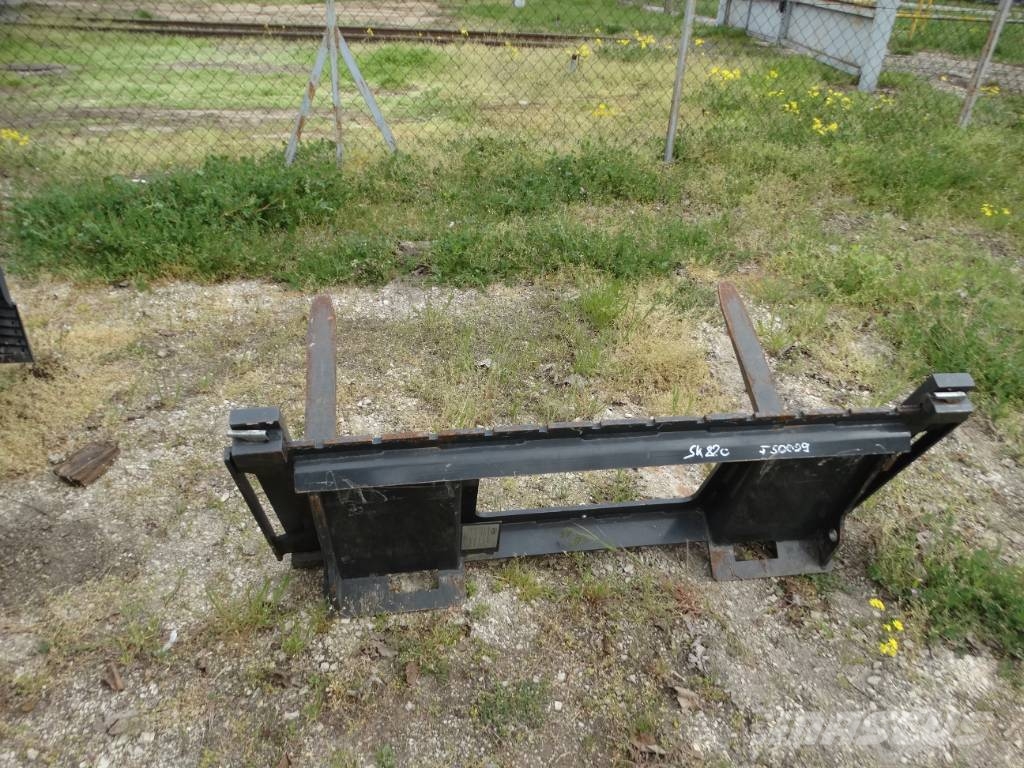 Komatsu SK 820-8E0 Hjullastare