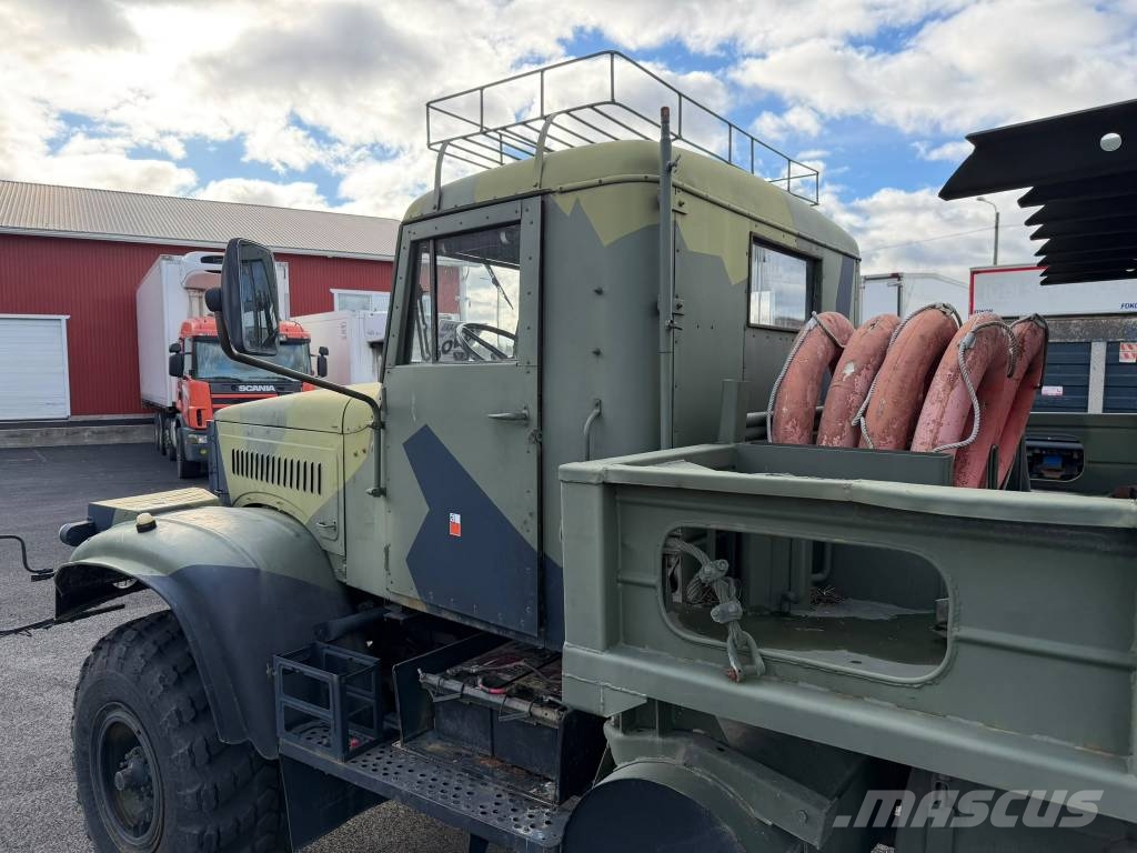 Kraz 255 B Tovornjaki za prevoz avtomobilov z vitlom