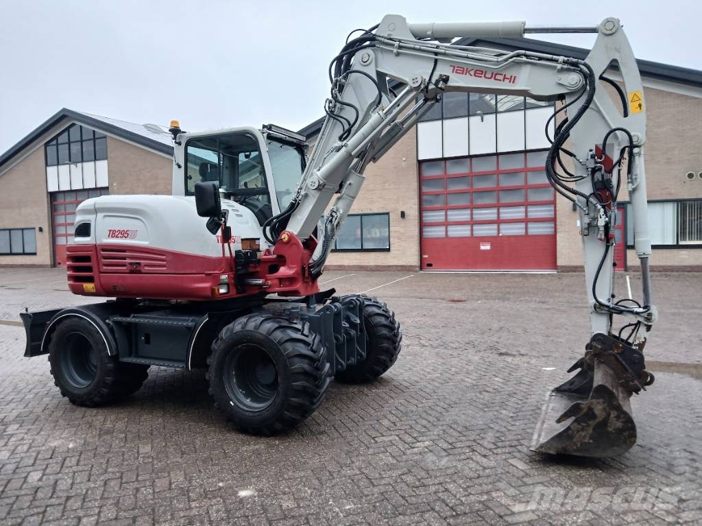 Takeuchi TB 295 W 휠 굴삭기