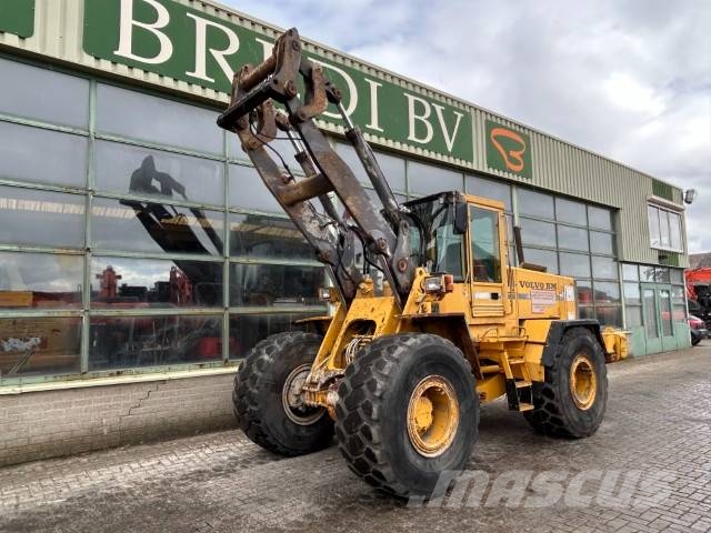 Volvo L 120 لوادر بعجل