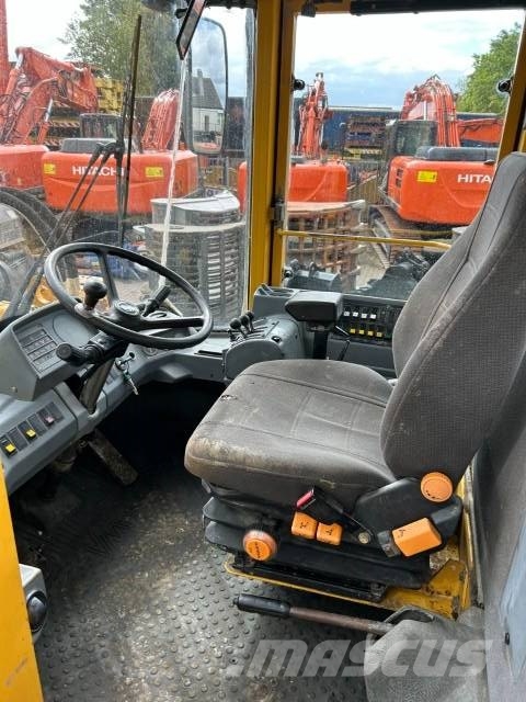 Volvo L 120 لوادر بعجل