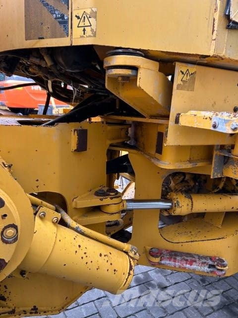 Volvo L 120 لوادر بعجل