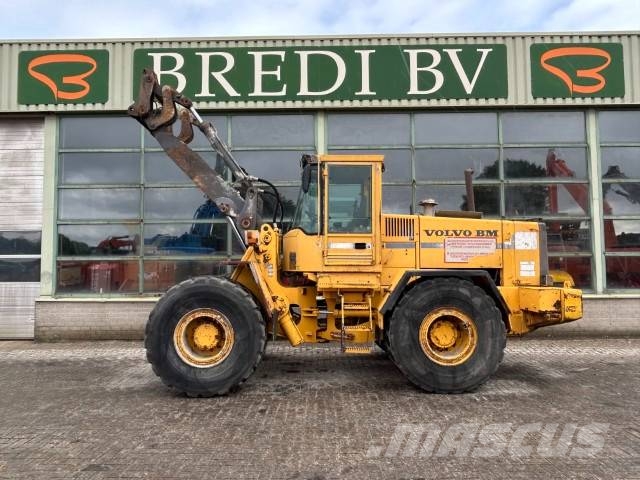 Volvo L 120 لوادر بعجل