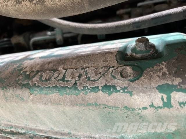 Volvo L 120 لوادر بعجل