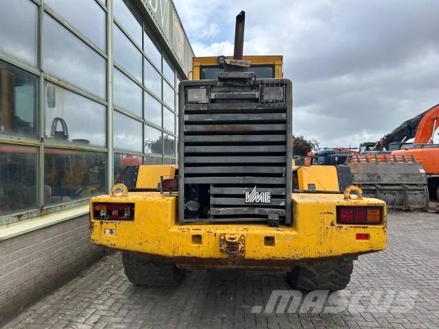 Volvo L 120 لوادر بعجل